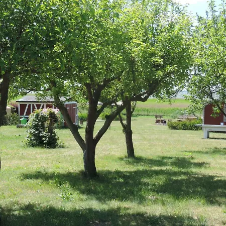 Achteridyll בית הארחה 4*